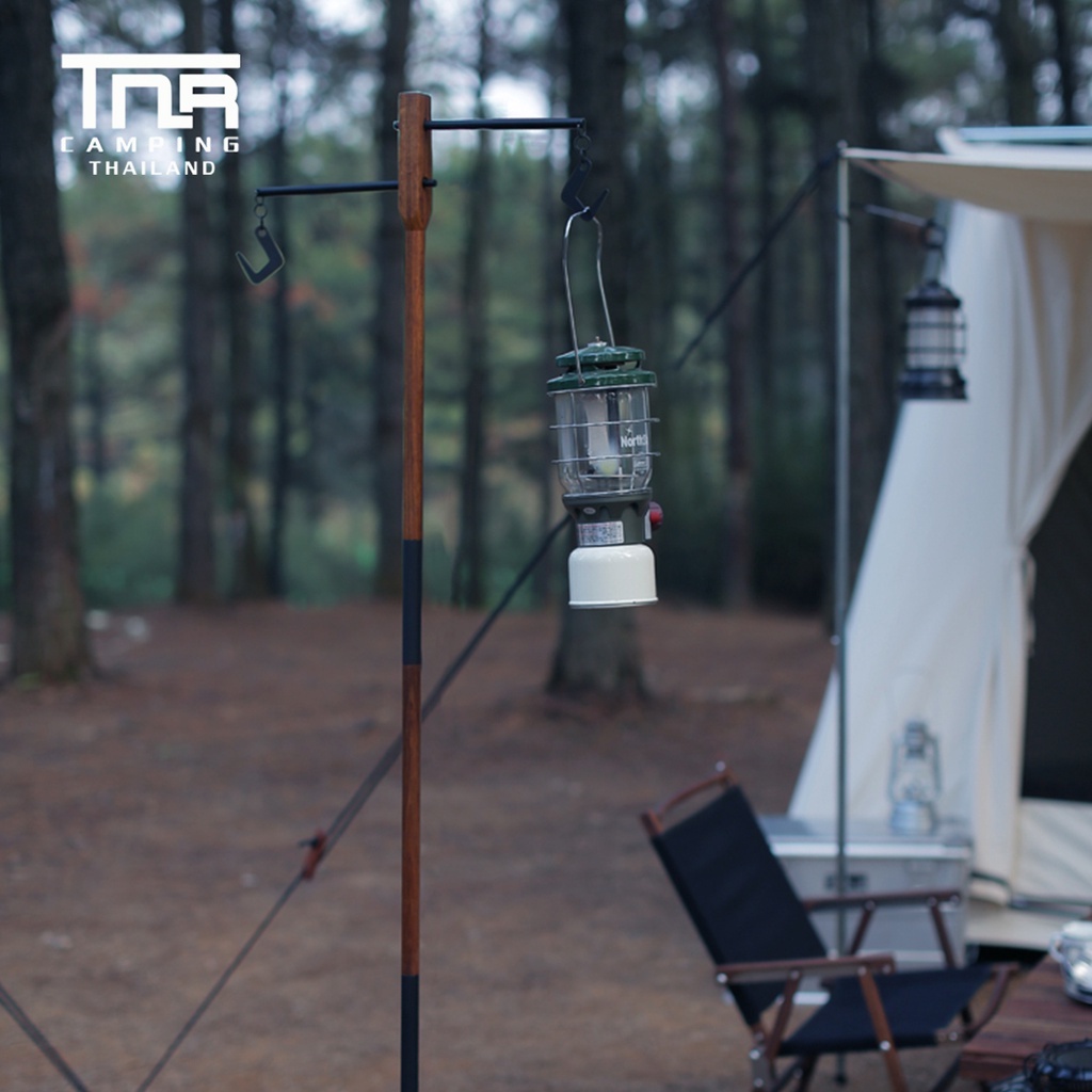 TNR Camping เสาตะเกียงไม้แท้ (ไม้วอลนัท)